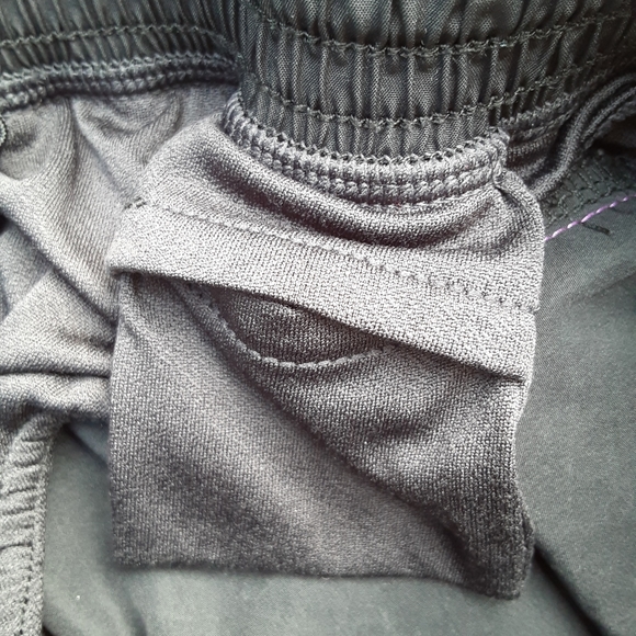 💕3/25💕Black & magenta "Champion" athletic shorts - Picture 6 of 9